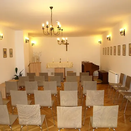 Ciszterci Szallas 4* Πετς