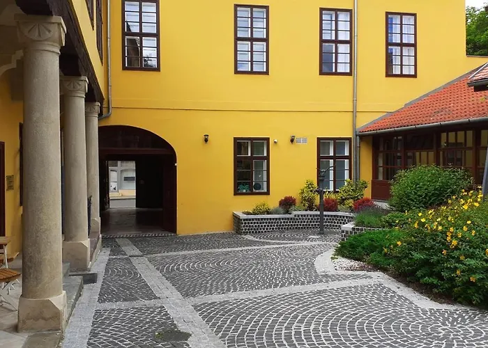 Ciszterci Szallas 4*